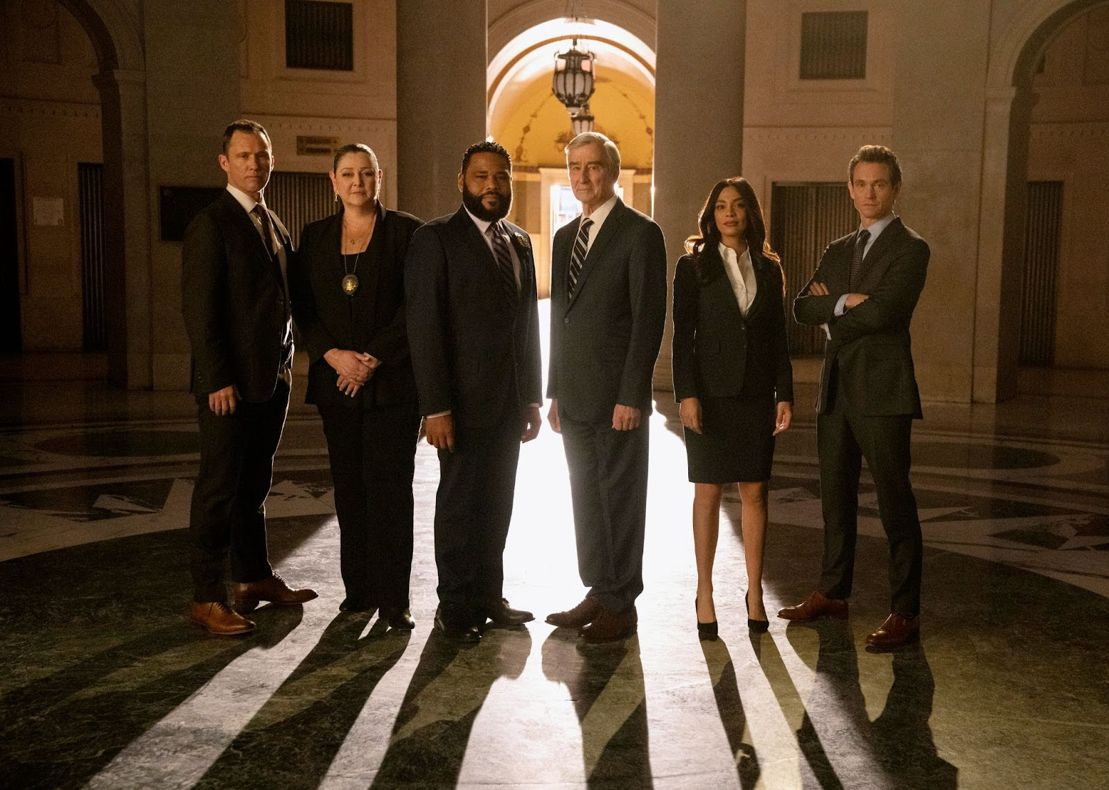 Universal TV reexibirá 21ª temporada de Law & Order